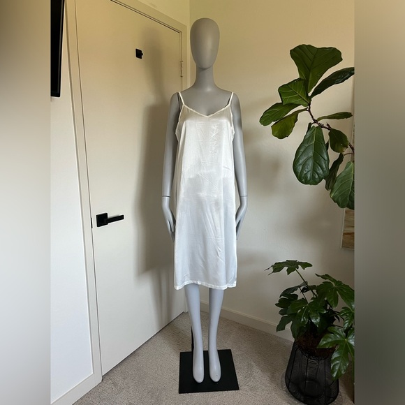 White Bridal Robe with train and cami - Picture 6 of 7